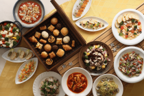 2月までの出発 ◎WEB予約でリボンポイント3ポイント◎【名古屋駅発】*日帰り昼食付*『渥美半島いちご狩り&菜の花まつりとイタリアン&いちごスイーツビュッフェ』2